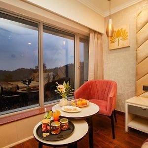 Deluxe Room Valley View